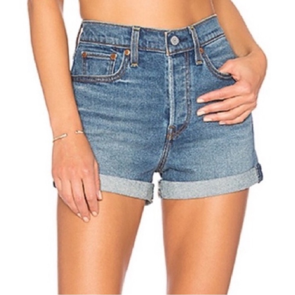 Levi’s Wedgie high rise denim shorts size 27